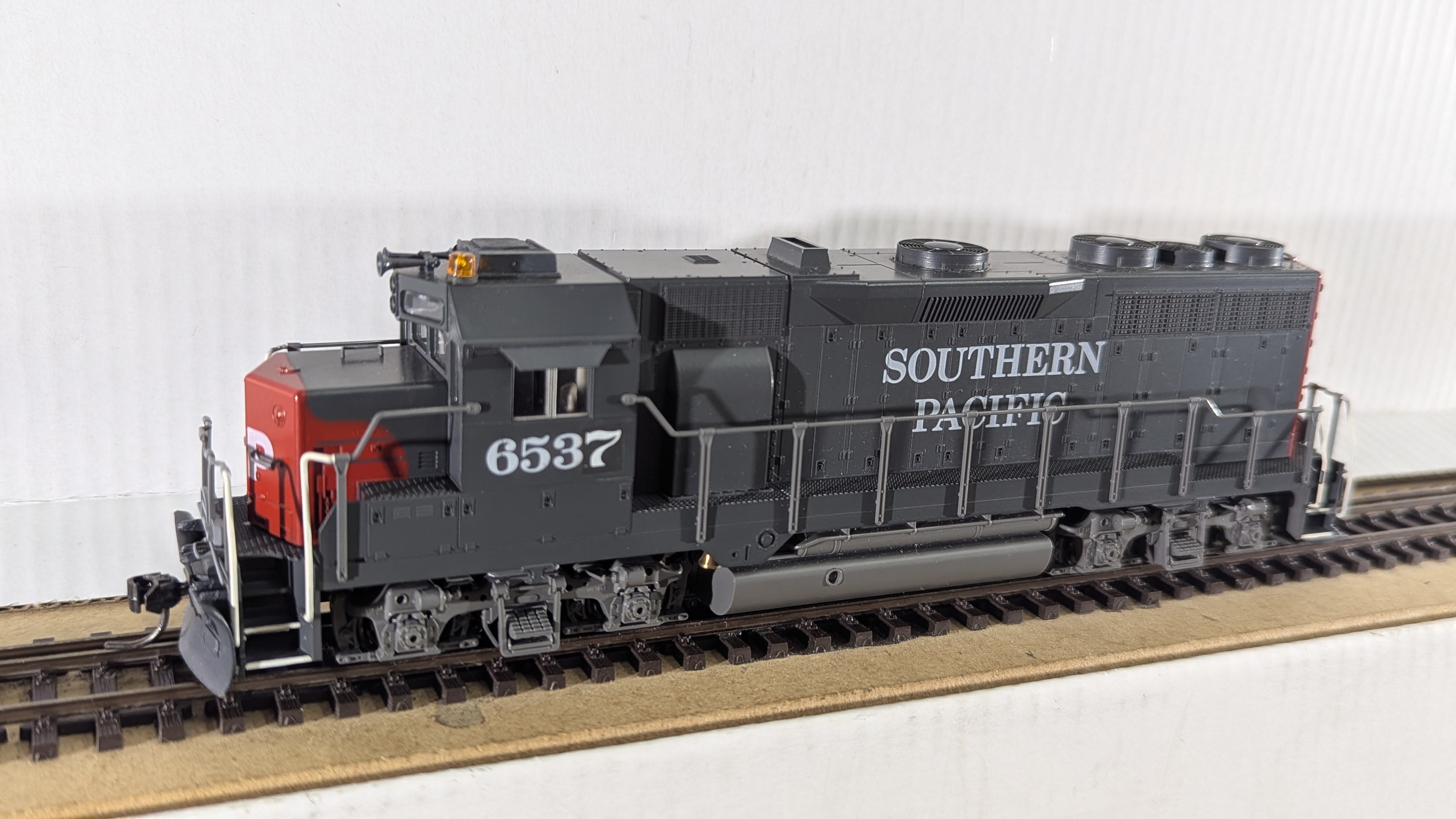 LD Kato GP35 6537 - H0 (1:87)